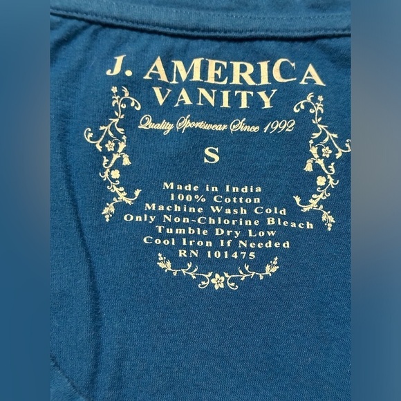 Kentucky Wildcats V-Neck Shirt - Picture 4 of 5